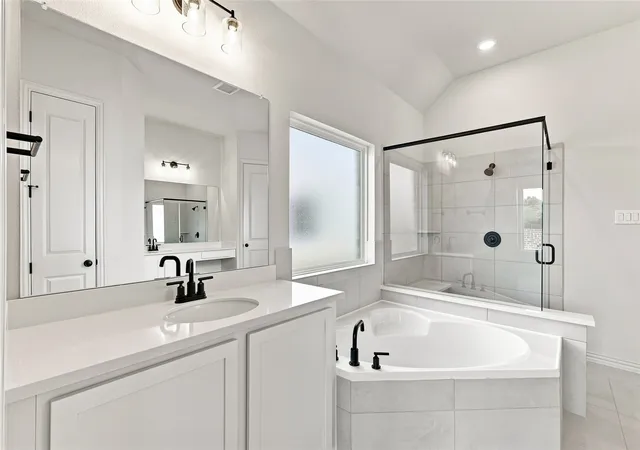 Photo 4 of Sale Pending at 2804 Alcove Ln, Corinth, TX 76210 | MLS# 21242218 | Listing updated on 2026-09-22