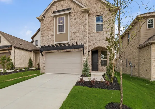 Photo 3 of Single family home for sale at 818 Antioch Dr, Mc Kinney, TX 75071 | MLS# 21242542 | Listing updated on 2026-08-18