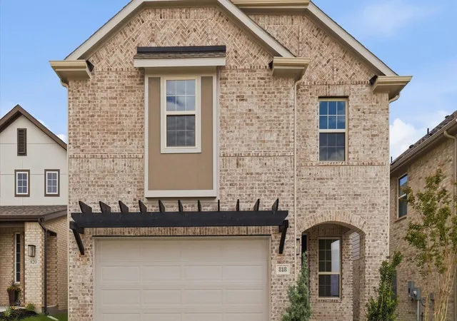 Photo 4 of Single family home for sale at 818 Antioch Dr, Mc Kinney, TX 75071 | MLS# 21242542 | Listing updated on 2026-09-29