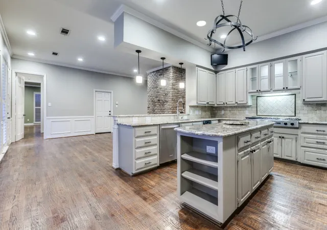 Photo 3 of Single family home for sale at 2009 Misty Haven Ln, Plano, TX 75093 | MLS# 21239828 | Listing updated on 2026-08-30
