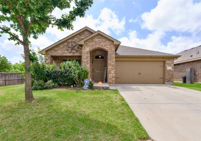 Homes for sale in Fort Worth, TX | 1101 Northampton St, Fort Worth, TX 76134 | MLS# 21242991