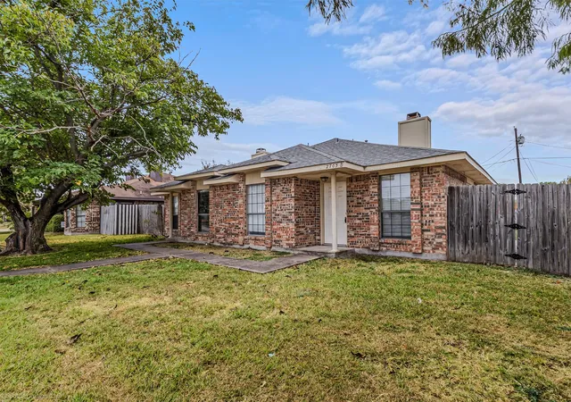 Photo 1 of Sale Pending at 2705 Stanford St, Rowlett, TX 75088 | MLS# 21242670 | Listing updated on 2026-10-05