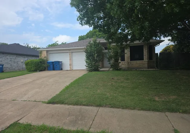 Photo 1 of Sale Pending at 7821 Bordeaux Ln, Rowlett, TX 75089 | MLS# 21243387 | Listing updated on 2026-08-17