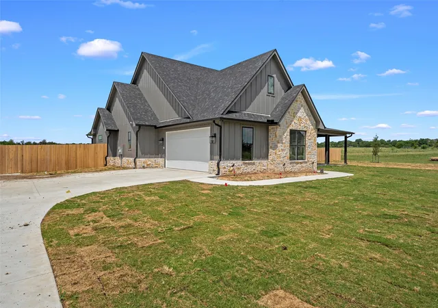 Homes for sale in China Spring, TX | 407 Lacek Mill Rd, China Spring, TX 76633 | MLS# 21242505