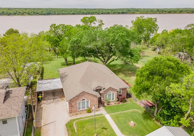 Homes for sale in Newark, TX | 393 County Road 4874, Newark, TX 76071 | MLS# 21221894