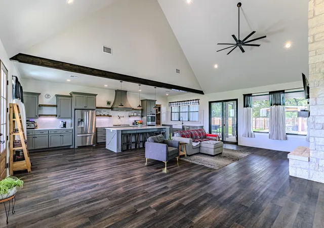 Photo 2 of Single family home for sale at 289 E Bell Rd, Waco, TX 76705 | MLS# 21241825 | Listing updated on 2026-07-08