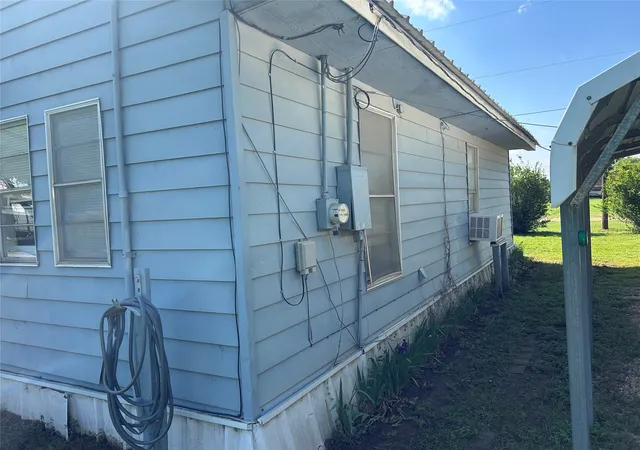 Photo 3 of Single family home for sale at 300 Harrison Ave, Newcastle, TX 76372 | MLS# 21243486 | Listing updated on 2026-08-20