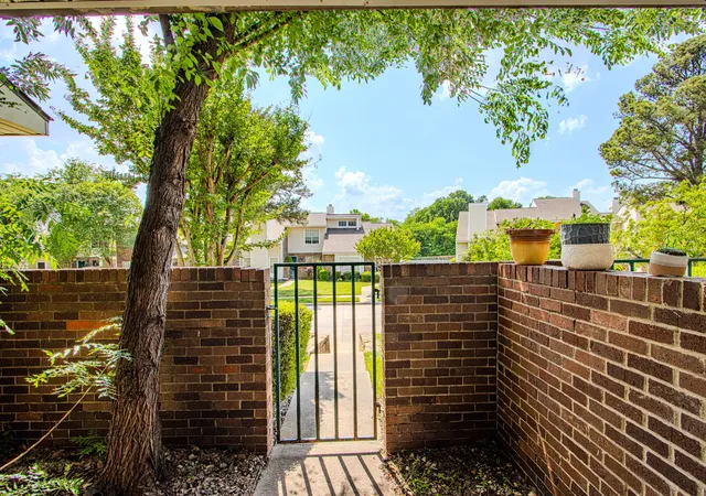 Homes for sale in Lewisville, TX | 831 Creekside Dr, Lewisville, TX 75067 | MLS# 21242896