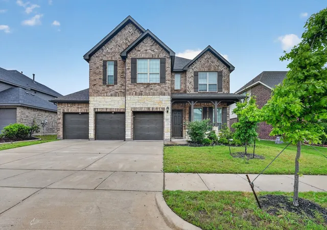 Photo 2 of Single family home for sale at 1906 Gristmill Dr, Mansfield, TX 76063 | MLS# 21243447 | Listing updated on 2026-08-26