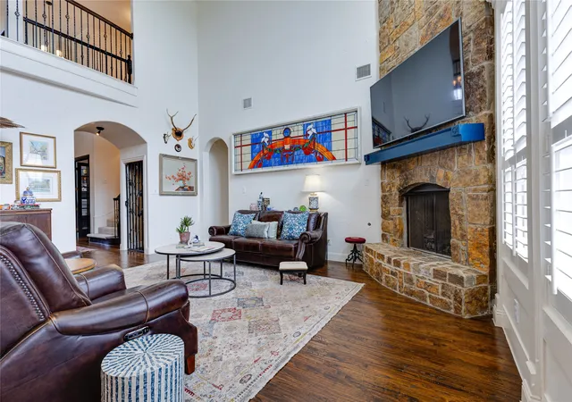 Photo 4 of Single family home for sale at 7757 Bella Milano Dr, Fort Worth, TX 76126 | MLS# 21243592 | Listing updated on 2026-09-19