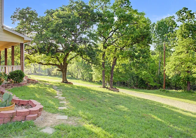 Photo 3 of Single family home for sale at 203 Saddle Ridge Ct, Springtown, TX 76082 | MLS# 21242443 | Listing updated on 2026-07-11
