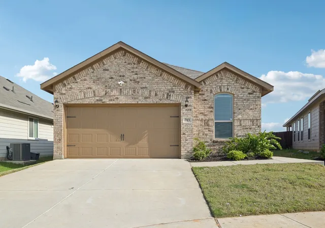 Homes for sale in Aubrey, TX | 713 Presidio St, Aubrey, TX 76227 | MLS# 21241935