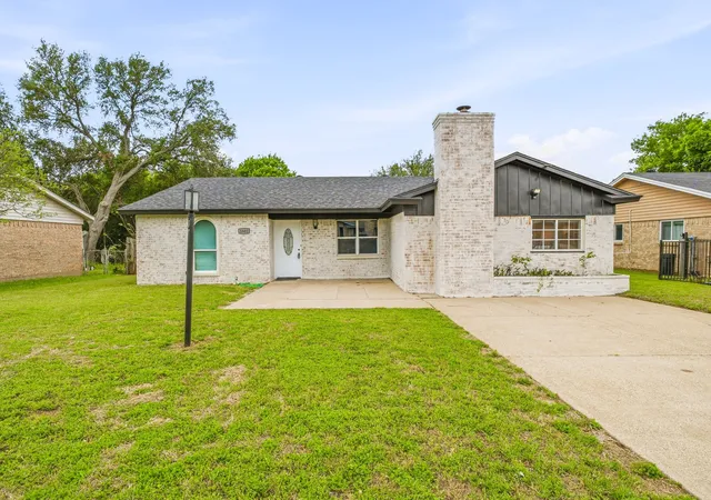 Photo 1 of Sale Pending at 1602 Marie Ter, Arlington, TX 76010 | MLS# 21241690 | Listing updated on 2026-09-24
