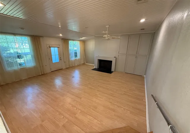 Photo 3 of Single family home for sale at 2200 Agnew St, Bonham, TX 75418 | MLS# 21242719 | Listing updated on 2026-07-20
