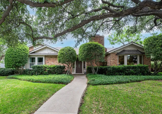Photo 1 of Single family home for sale at 10107 Cromwell Dr, Dallas, TX 75229 | MLS# 21240697 | Listing updated on 2026-09-25