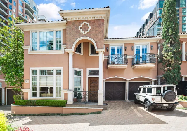 Photo 2 of Townhouse for sale at 2825 Hood St, Dallas, TX 75219 | MLS# 21243624 | Listing updated on 2026-07-08