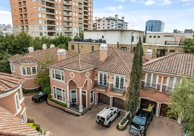 Photo 3 of Townhouse for sale at 2825 Hood St, Dallas, TX 75219 | MLS# 21243624 | Listing updated on 2026-07-08