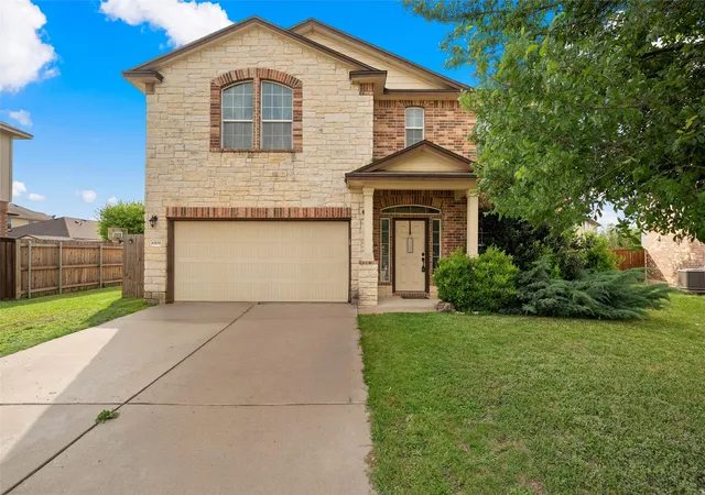 Photo 2 of Sale Pending at 6509 Tejas Dr, Woodway, TX 76712 | MLS# 21243786 | Listing updated on 2026-08-03