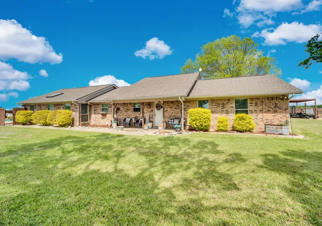 Photo 2 of Sale Pending at 430 Carter Rd, Italy, TX 76651 | MLS# 21195009 | Listing updated on 2026-07-16