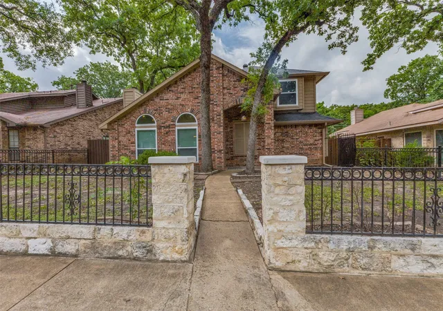 Homes for sale in Balch Springs, TX | 11814 Eloise Dr, Balch Springs, TX 75180 | MLS# 21243690
