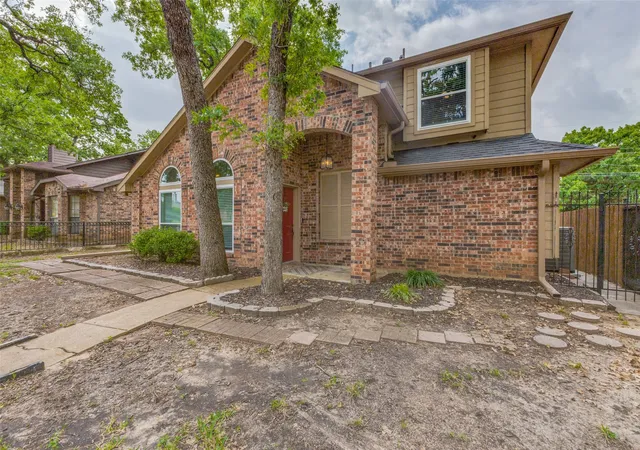 Homes for sale in Balch Springs, TX | 11814 Eloise Dr, Balch Springs, TX 75180 | MLS# 21243690
