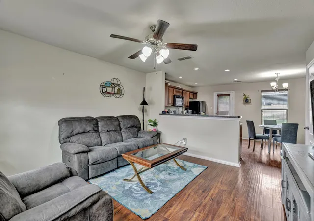 Photo 3 of Single family home for sale at 1501 Sierra Estate Trl, Fort Worth, TX 76119 | MLS# 21241465 | Listing updated on 2026-07-24