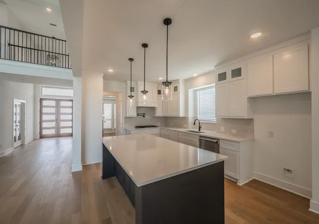 2nd image of 371 Cheyenne Mountain Dr, Red Oak, TX 75154 | MLS# 21233336