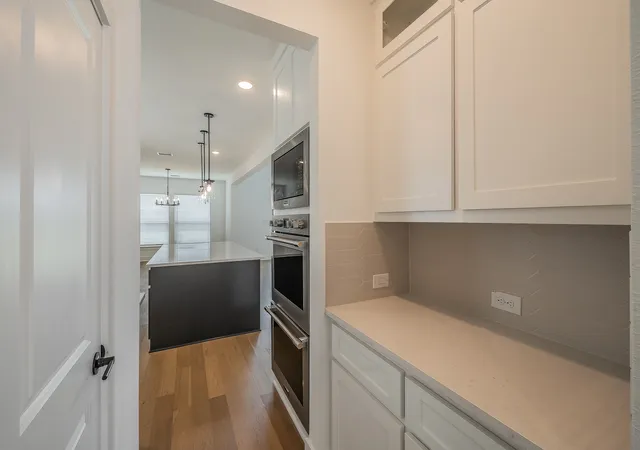 Photo 4 of Single family home for sale at 371 Cheyenne Mountain Dr, Red Oak, TX 75154 | MLS# 21233336 | Listing updated on 2026-09-01