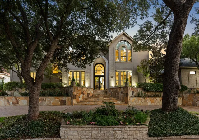 Photo 1 of Mansion for sale at 17704 Cedar Creek Canyon Dr, Dallas, TX 75252 | MLS# 21243918 | Listing updated on 2026-10-01