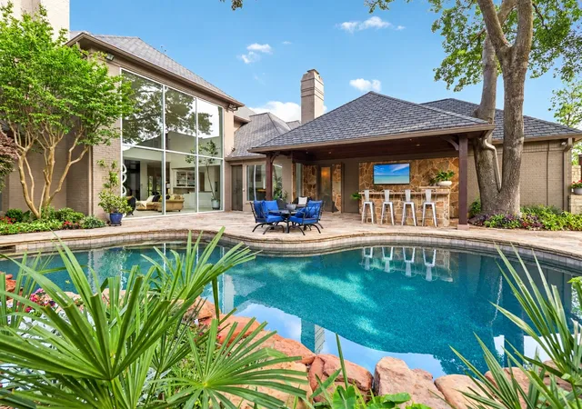 Photo 3 of Mansion for sale at 17704 Cedar Creek Canyon Dr, Dallas, TX 75252 | MLS# 21243918 | Listing updated on 2026-10-01