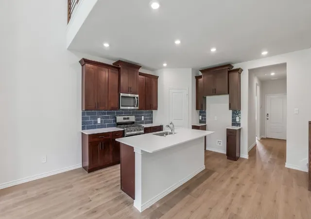 Photo 3 of Sale Pending at 9400 Gossamer St, Mc Kinney, TX 75071 | MLS# 21243951 | Listing updated on 2026-08-31