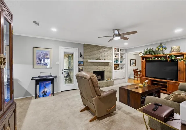 3rd image of 1808 E Cedar Elm Dr, Arlington, TX 76012 | MLS# 21243942