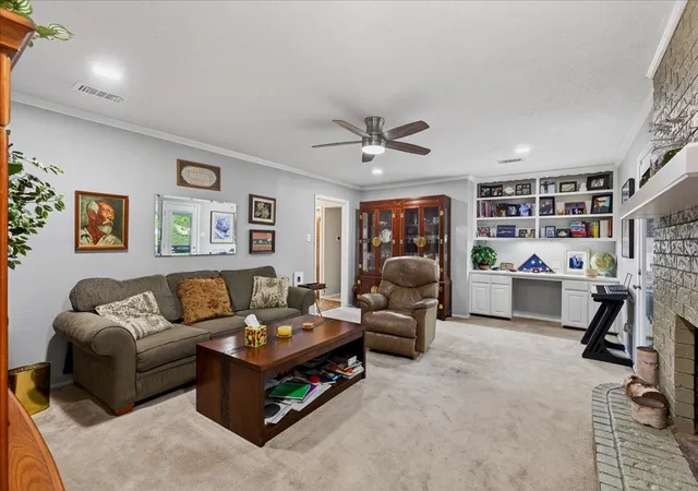 4th image of 1808 E Cedar Elm Dr, Arlington, TX 76012 | MLS# 21243942