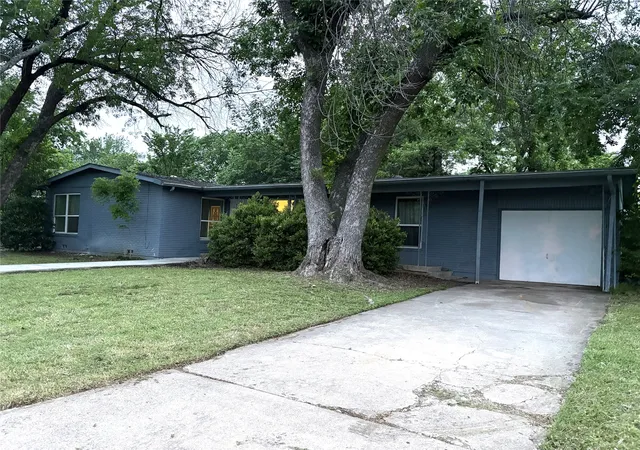 Homes for sale in Richland Hills, TX | 2829 Cecil Dr, Richland Hills, TX 76118 | MLS# 21231269