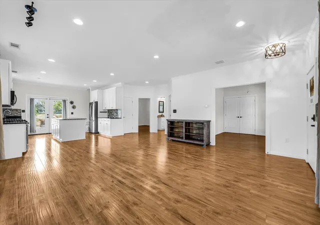 Photo 3 of Sale Pending at 348 Barker Ln, Waco, TX 76705 | MLS# 21241249 | Listing updated on 2026-07-13