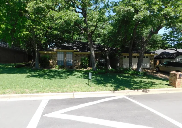 Photo 2 of Single family home for sale at 6749 Ridgewood Dr, North Richland Hills, TX 76182 | MLS# 21244009 | Listing updated on 2026-08-18