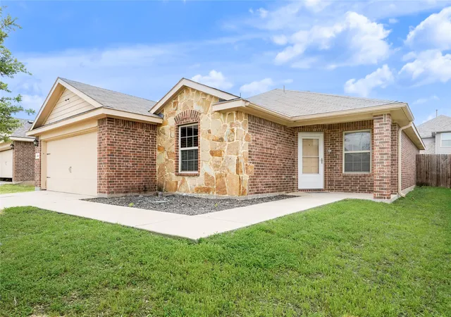 Photo 2 of Sale Pending at 2058 Enchanted Rock Dr, Forney, TX 75126 | MLS# 21244019 | Listing updated on 2026-07-11