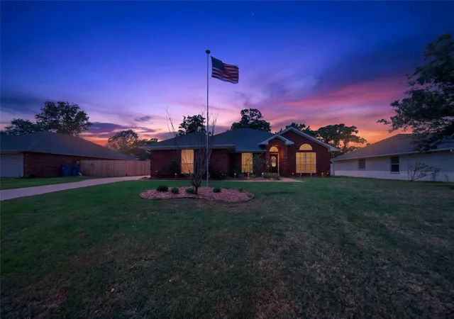 Homes for sale in Lindale, TX | 514 Noah Ln, Lindale, TX 75771 | MLS# 21244097