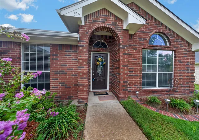Photo 2 of Single family home for sale at 514 Noah Ln, Lindale, TX 75771 | MLS# 21244097 | Listing updated on 2026-10-03