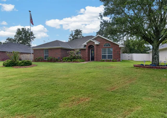 Photo 3 of Single family home for sale at 514 Noah Ln, Lindale, TX 75771 | MLS# 21244097 | Listing updated on 2026-10-03