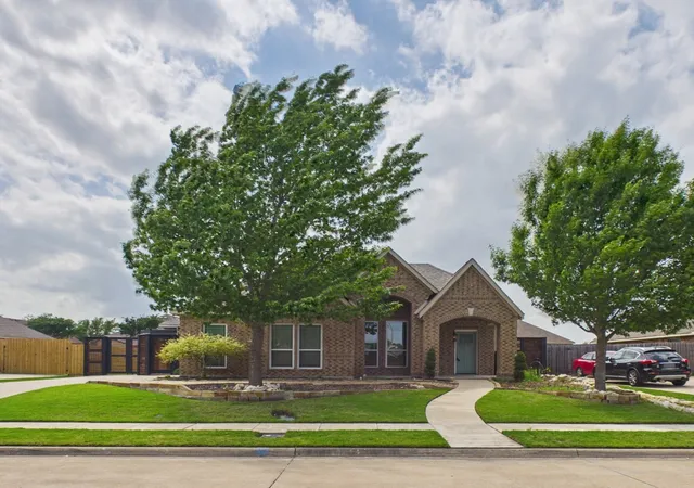 Photo 1 of Sale Pending at 921 Mill Pond Dr, Midlothian, TX 76065 | MLS# 21243619 | Listing updated on 2026-09-01