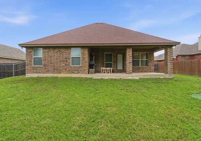 Homes for sale in Mineral Wells, TX | 2313 Springhill Ct, Mineral Wells, TX 76067 | MLS# 21244147
