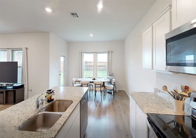 Photo 3 of Single family home for sale at 4928 Pelican Wy, Crandall, TX 75114 | MLS# 21244176 | Listing updated on 2026-08-22