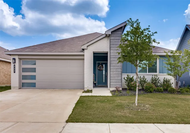 Photo 1 of Single family home for sale at 737 Trinity Park Trl, Alvarado, TX 76009 | MLS# 21244334 | Listing updated on 2026-08-31