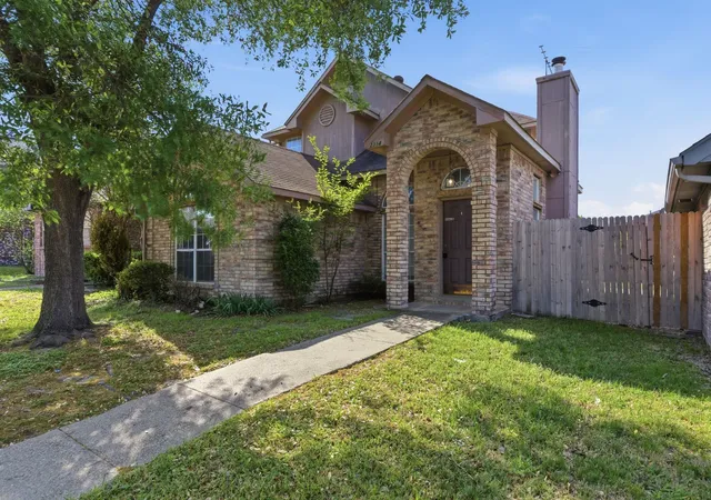 Photo 3 of Sale Pending at 2314 Weatherby Dr, Mesquite, TX 75181 | MLS# 21244275 | Listing updated on 2026-07-24