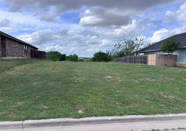 Homes for sale in Waco, TX | 444 Paso Fino St, Waco, TX 76706 | MLS# 21244372