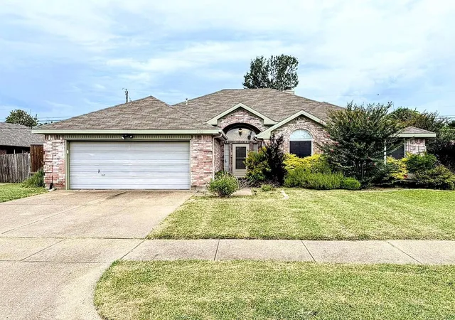 Homes for sale in Cedar Hill, TX | 908 Busby Dr, Cedar Hill, TX 75104 | MLS# 21244354