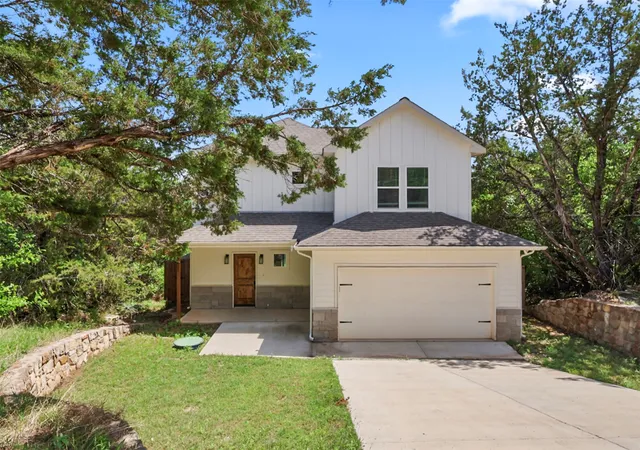 Homes for sale in Granbury, TX | 2625 Austin Dr, Granbury, TX 76048 | MLS# 21244417