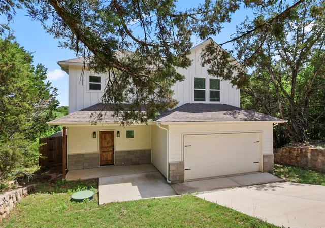 Homes for sale in Granbury, TX | 2625 Austin Dr, Granbury, TX 76048 | MLS# 21244417