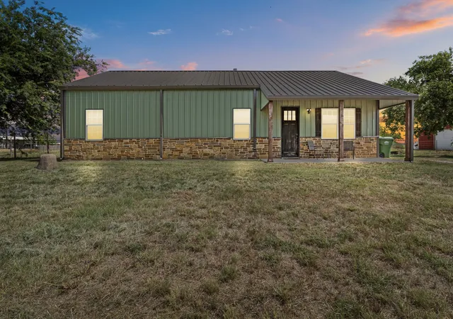 Homes for sale in Decatur, TX | 175 Crumpler Ln, Decatur, TX 76234 | MLS# 21240435